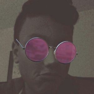 Meet your Posher, Zachary